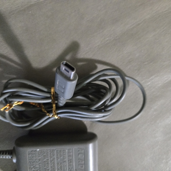 Gray Nintendo Ds Lite Chargers - Picture 4 of 6